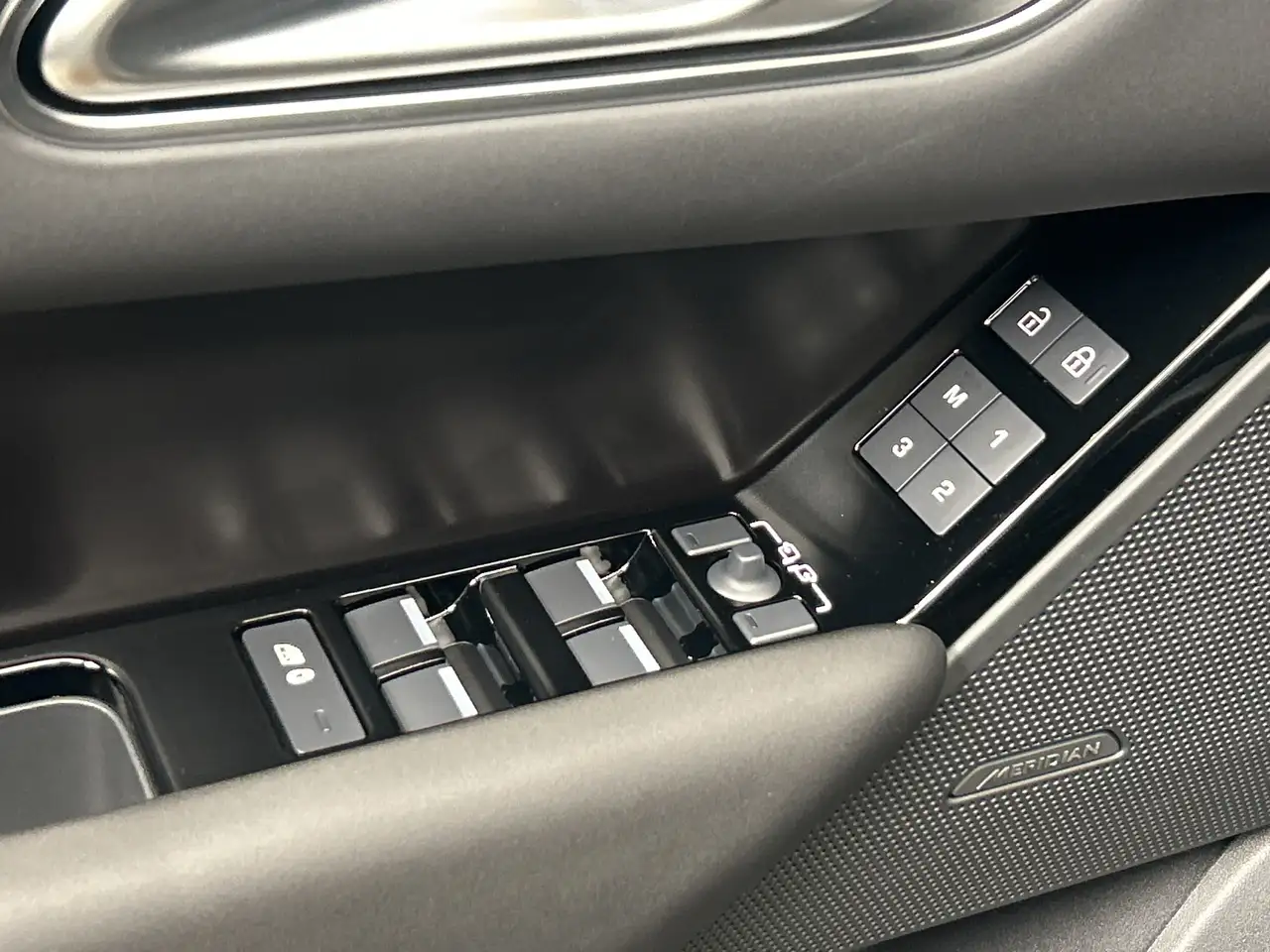 Land Rover Range Rover Velar снимка Land Rover Range Rover Velar