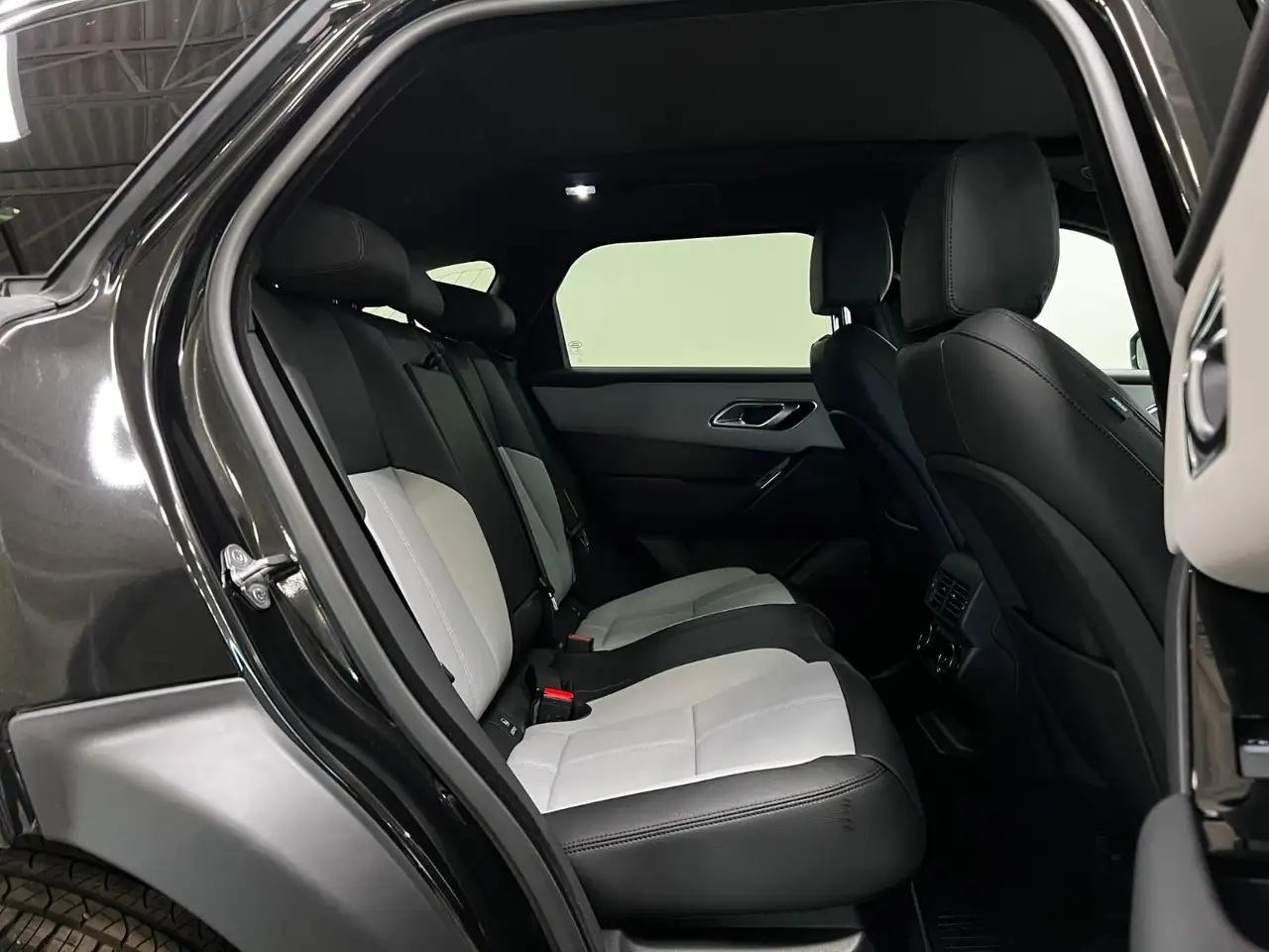 Land Rover Range Rover Velar снимка Land Rover Range Rover Velar