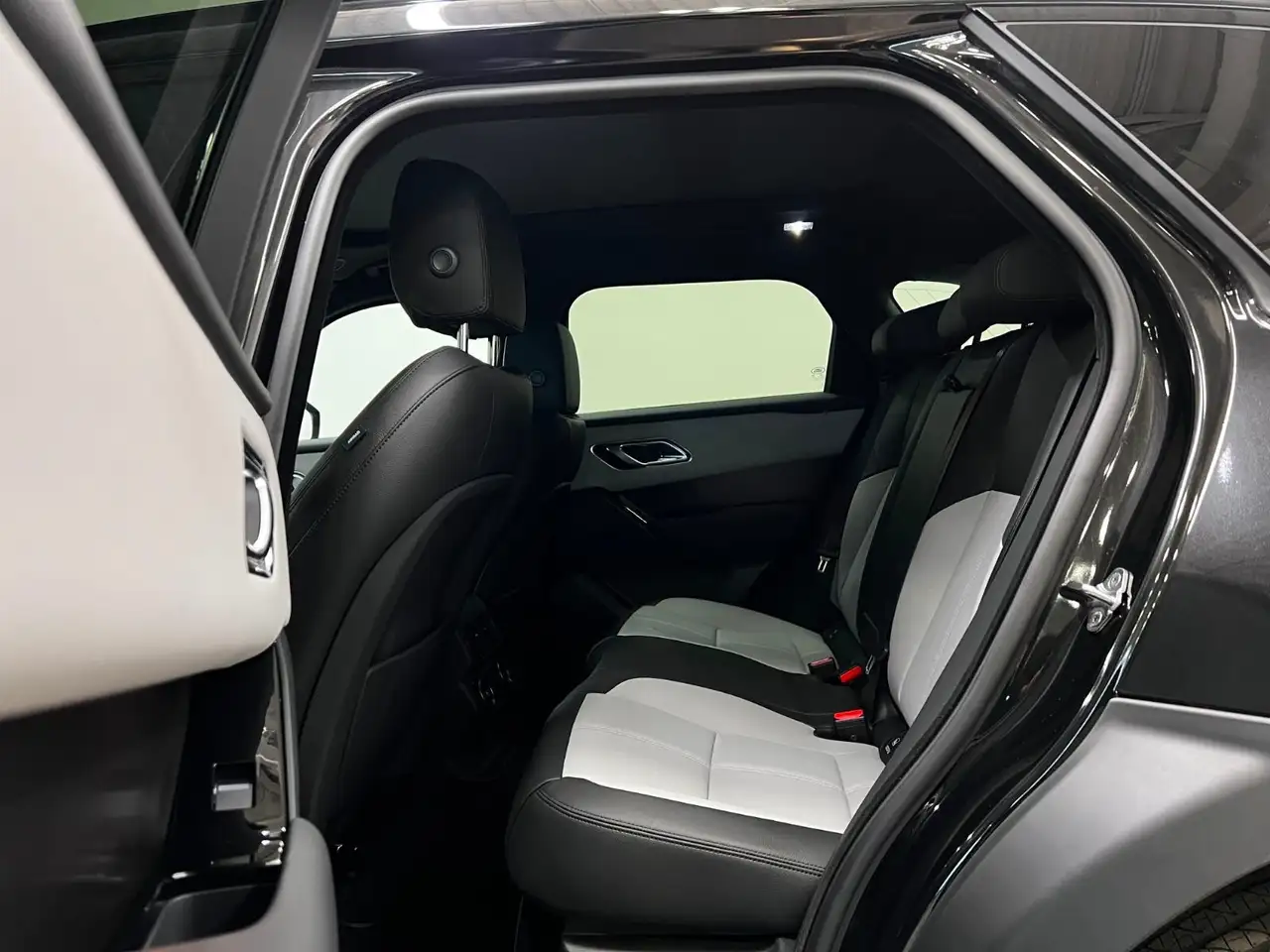 Land Rover Range Rover Velar снимка Land Rover Range Rover Velar