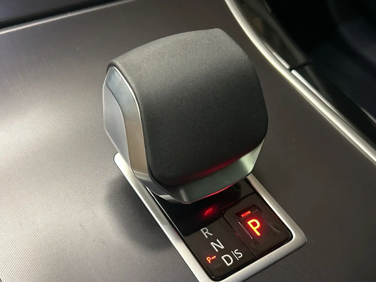 Land Rover Range Rover Velar снимка Land Rover Range Rover Velar