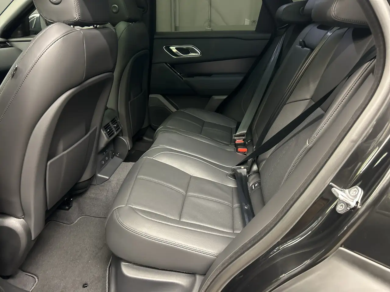 Land Rover Range Rover Velar снимка Land Rover Range Rover Velar