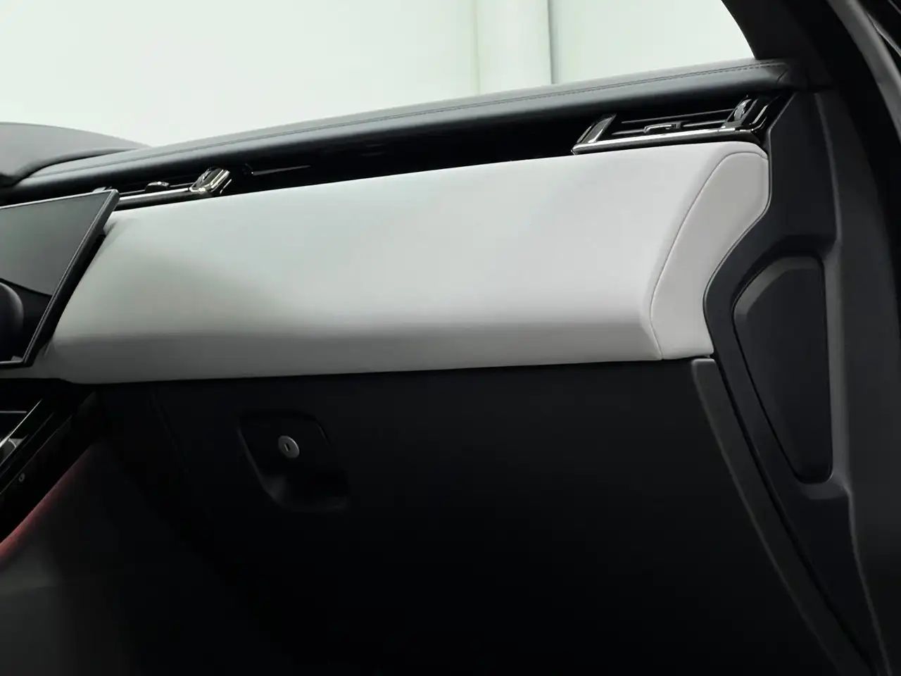 Land Rover Range Rover Velar снимка Land Rover Range Rover Velar