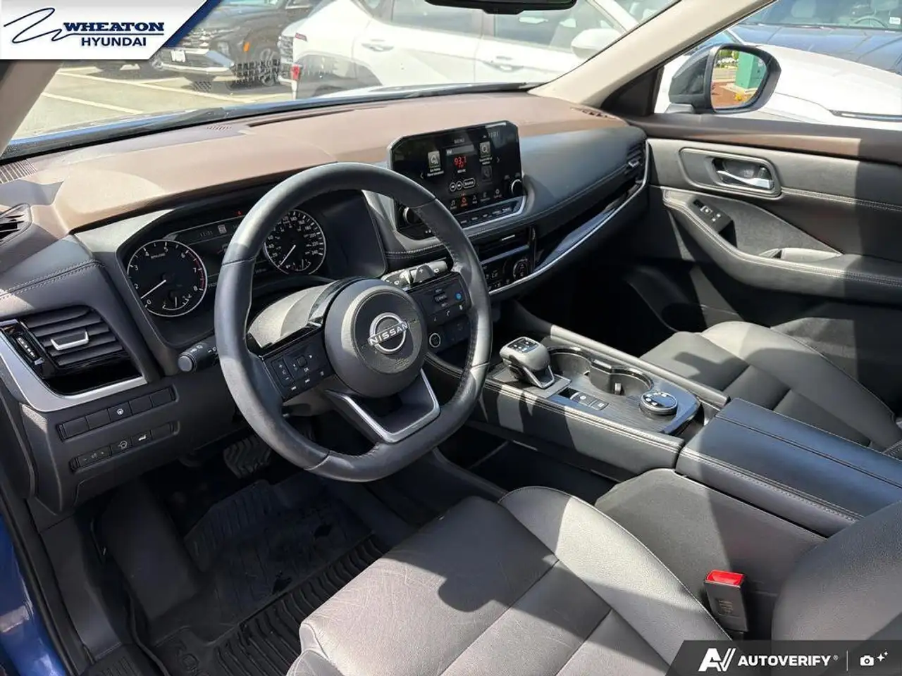 Nissan Rogue снимка Nissan Rogue