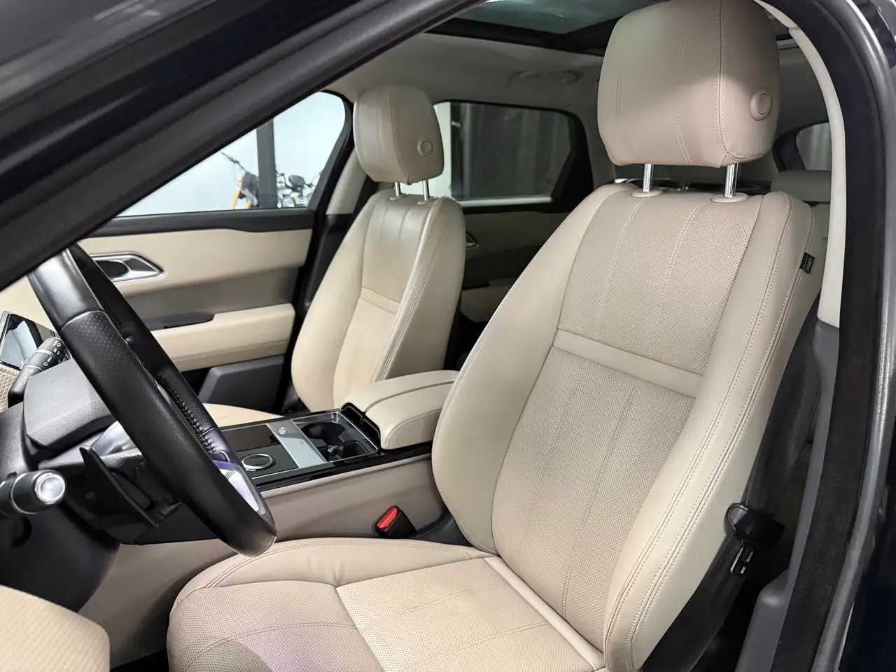 Land Rover Range Rover Velar снимка Land Rover Range Rover Velar