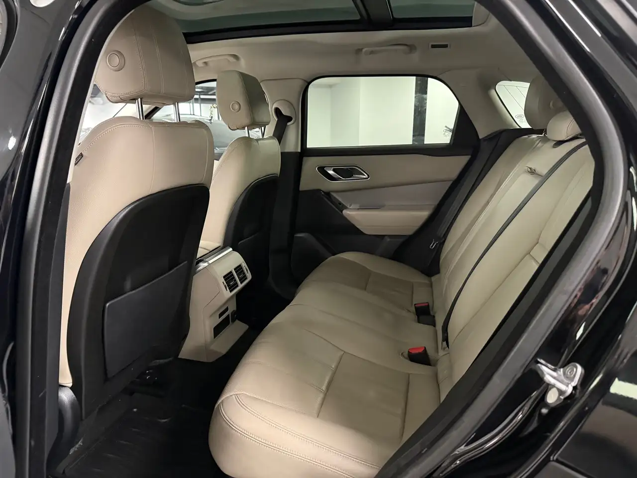 Land Rover Range Rover Velar снимка Land Rover Range Rover Velar