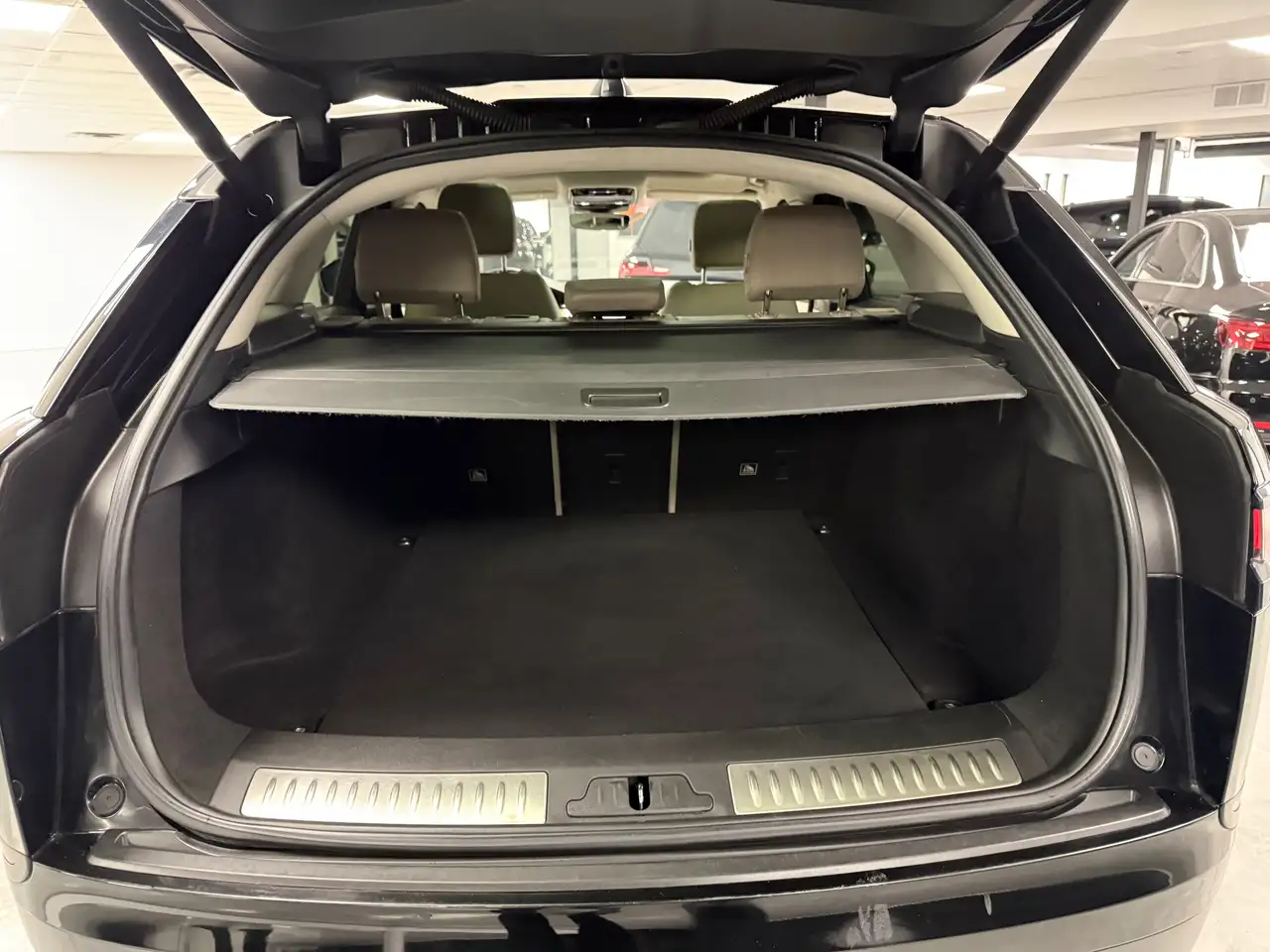 Land Rover Range Rover Velar снимка Land Rover Range Rover Velar