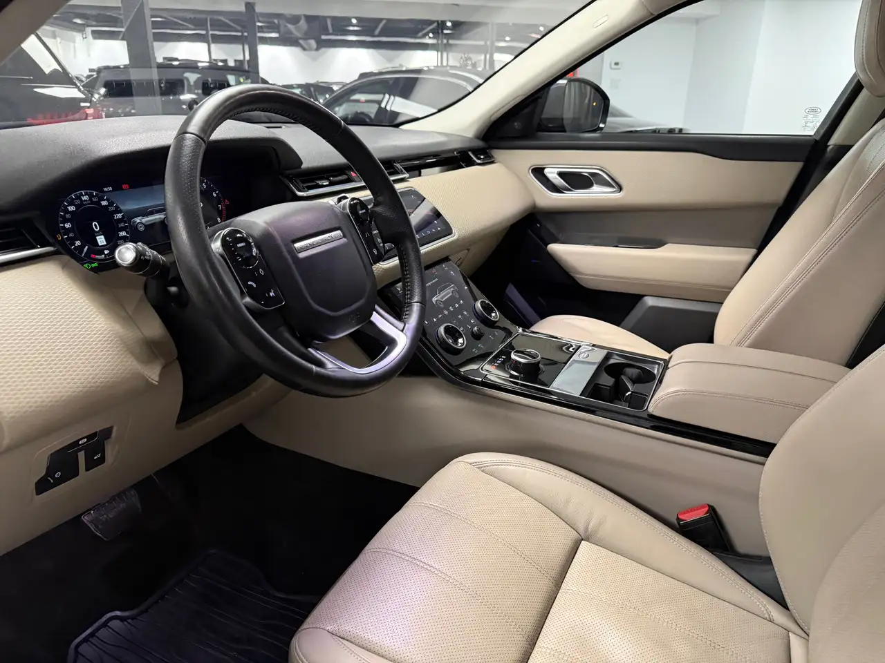 Land Rover Range Rover Velar снимка Land Rover Range Rover Velar