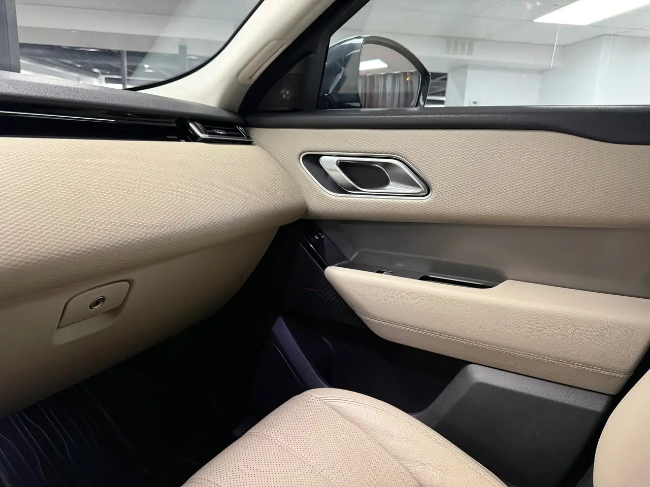 Land Rover Range Rover Velar снимка Land Rover Range Rover Velar