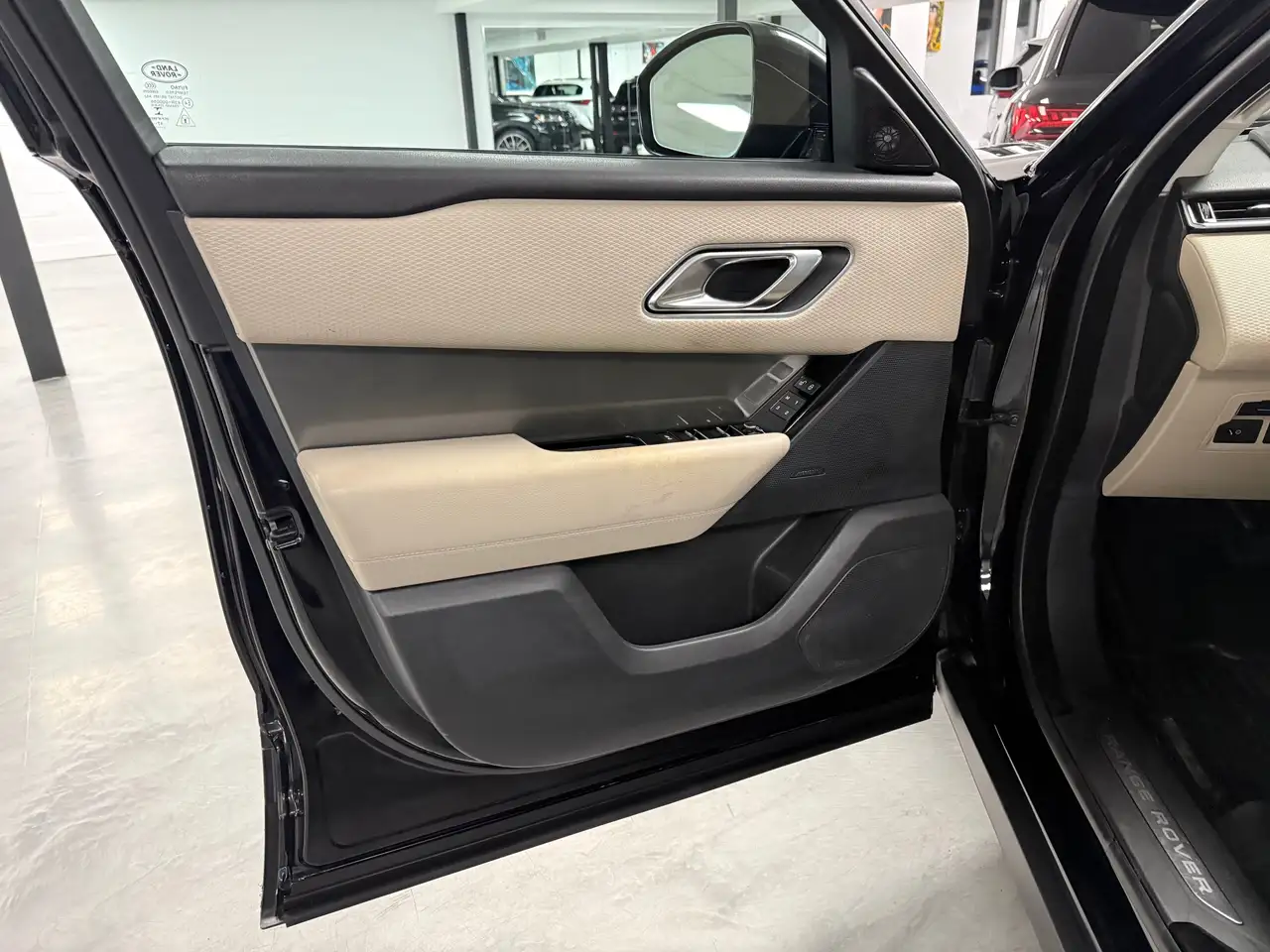 Land Rover Range Rover Velar снимка Land Rover Range Rover Velar
