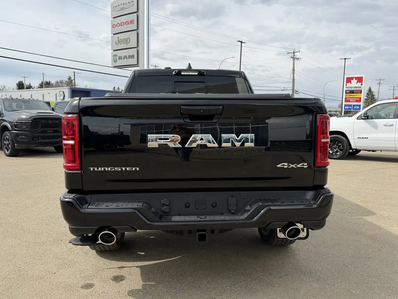 RAM 1500 снимка RAM 1500