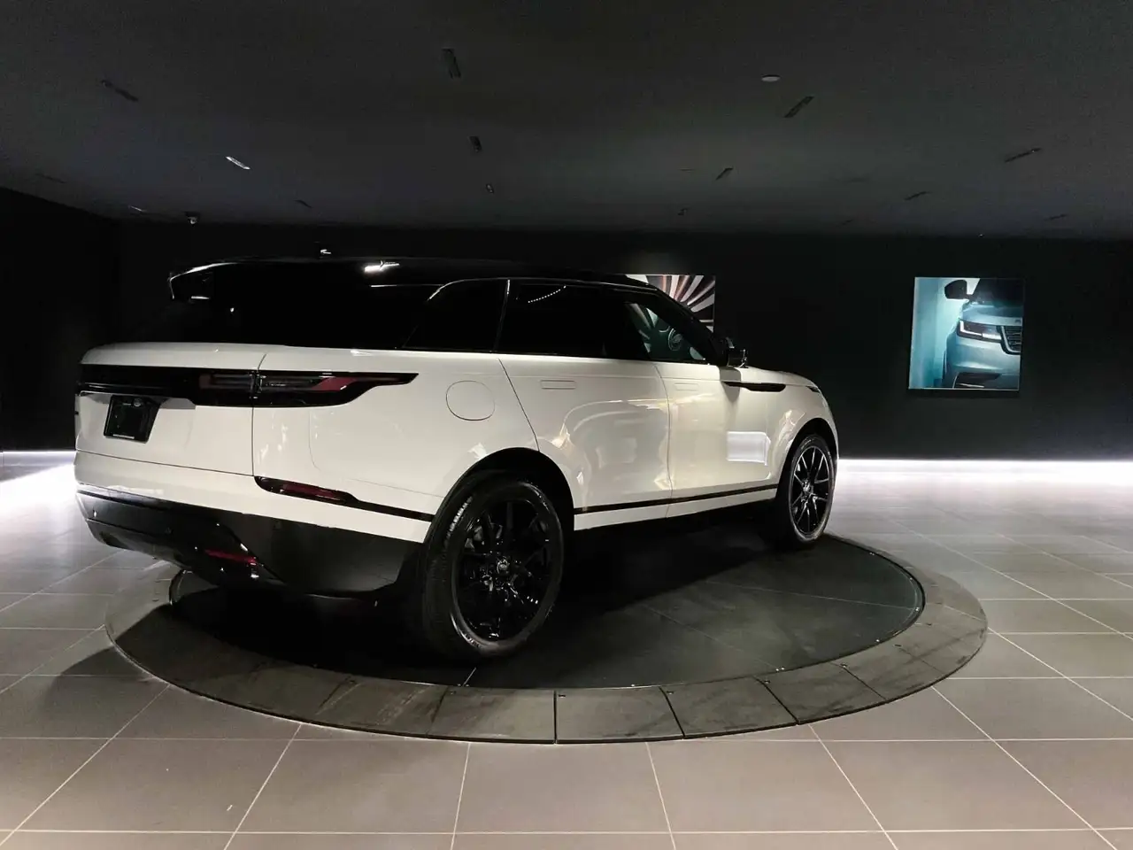 Land Rover Range Rover Velar снимка Land Rover Range Rover Velar