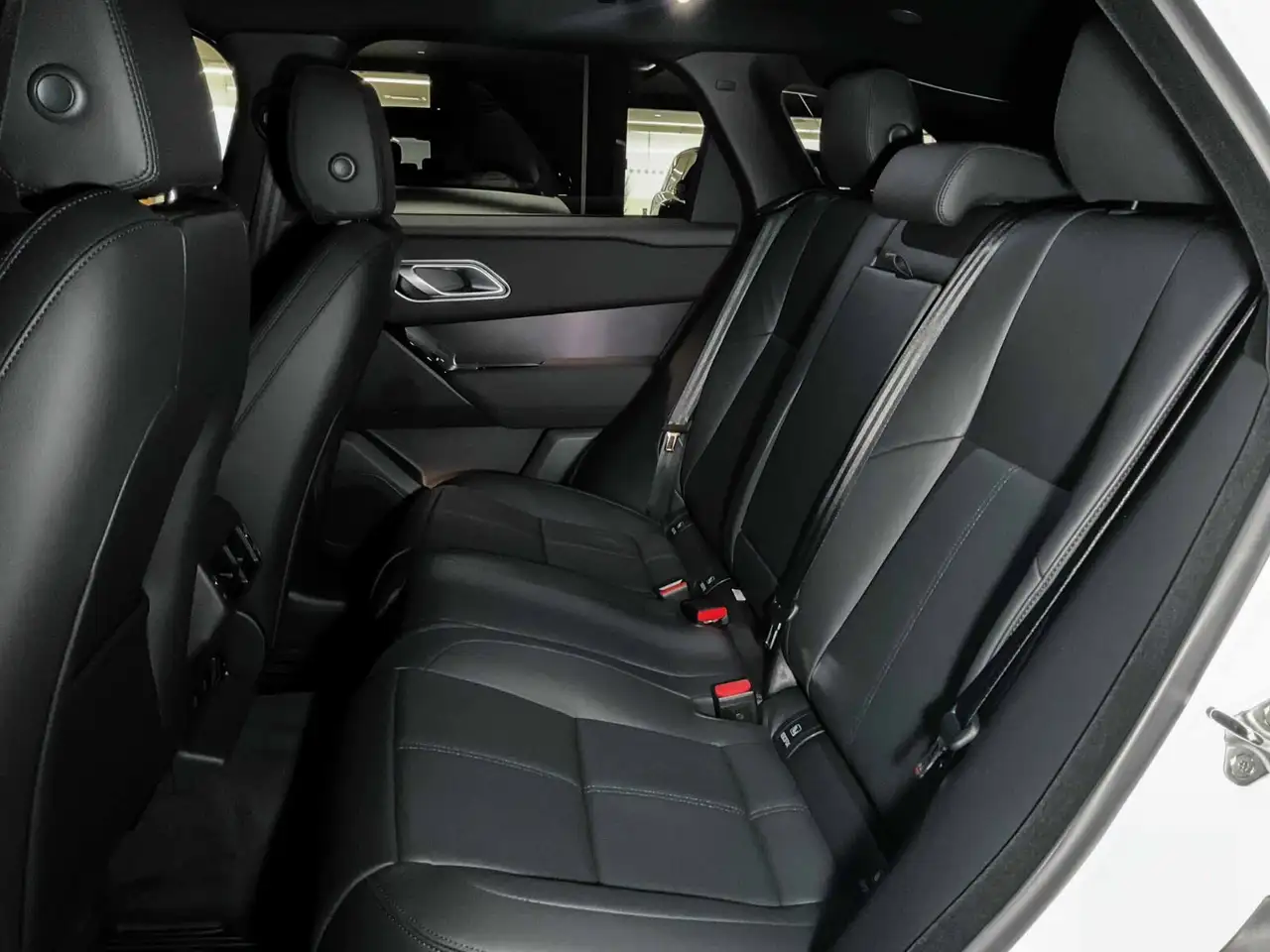 Land Rover Range Rover Velar снимка Land Rover Range Rover Velar