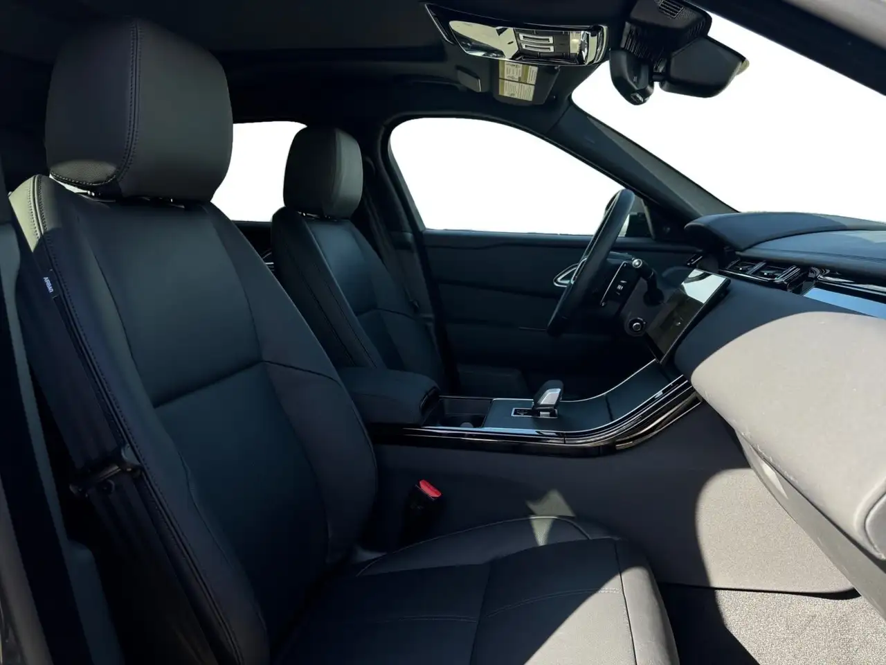Land Rover Range Rover Velar снимка Land Rover Range Rover Velar