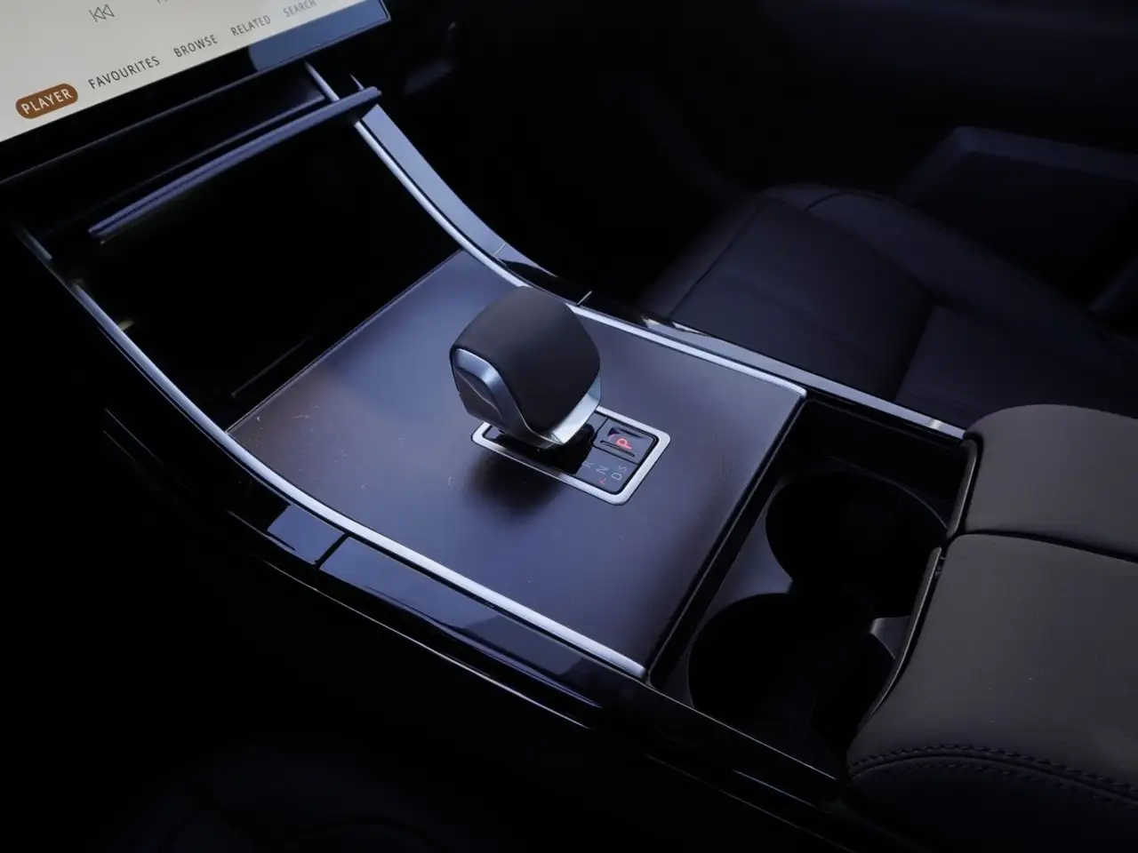 Land Rover Range Rover Velar снимка Land Rover Range Rover Velar
