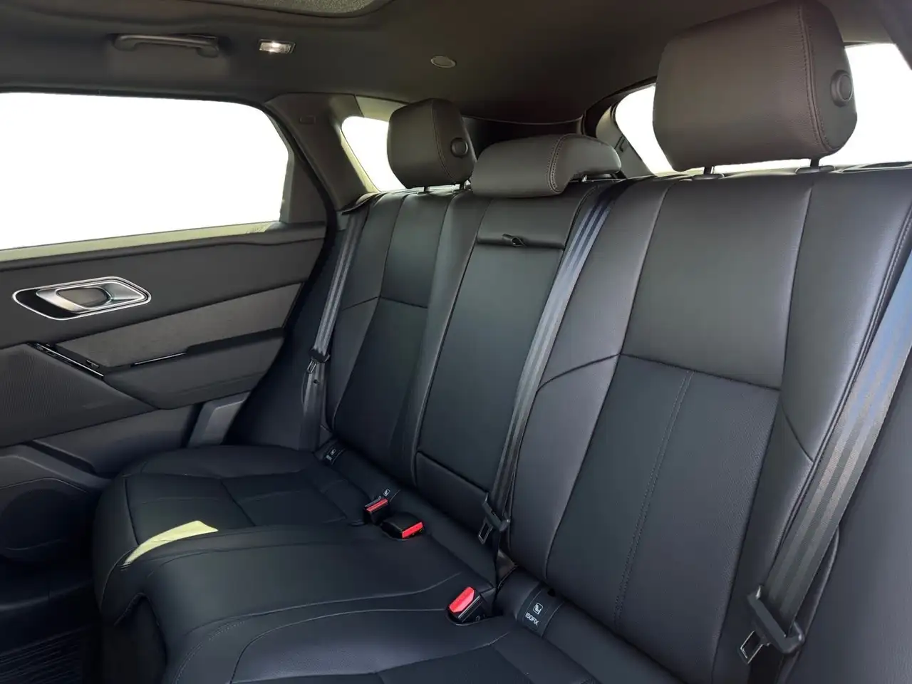 Land Rover Range Rover Velar снимка Land Rover Range Rover Velar