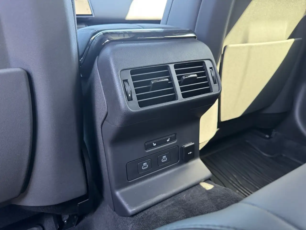 Land Rover Range Rover Velar снимка Land Rover Range Rover Velar
