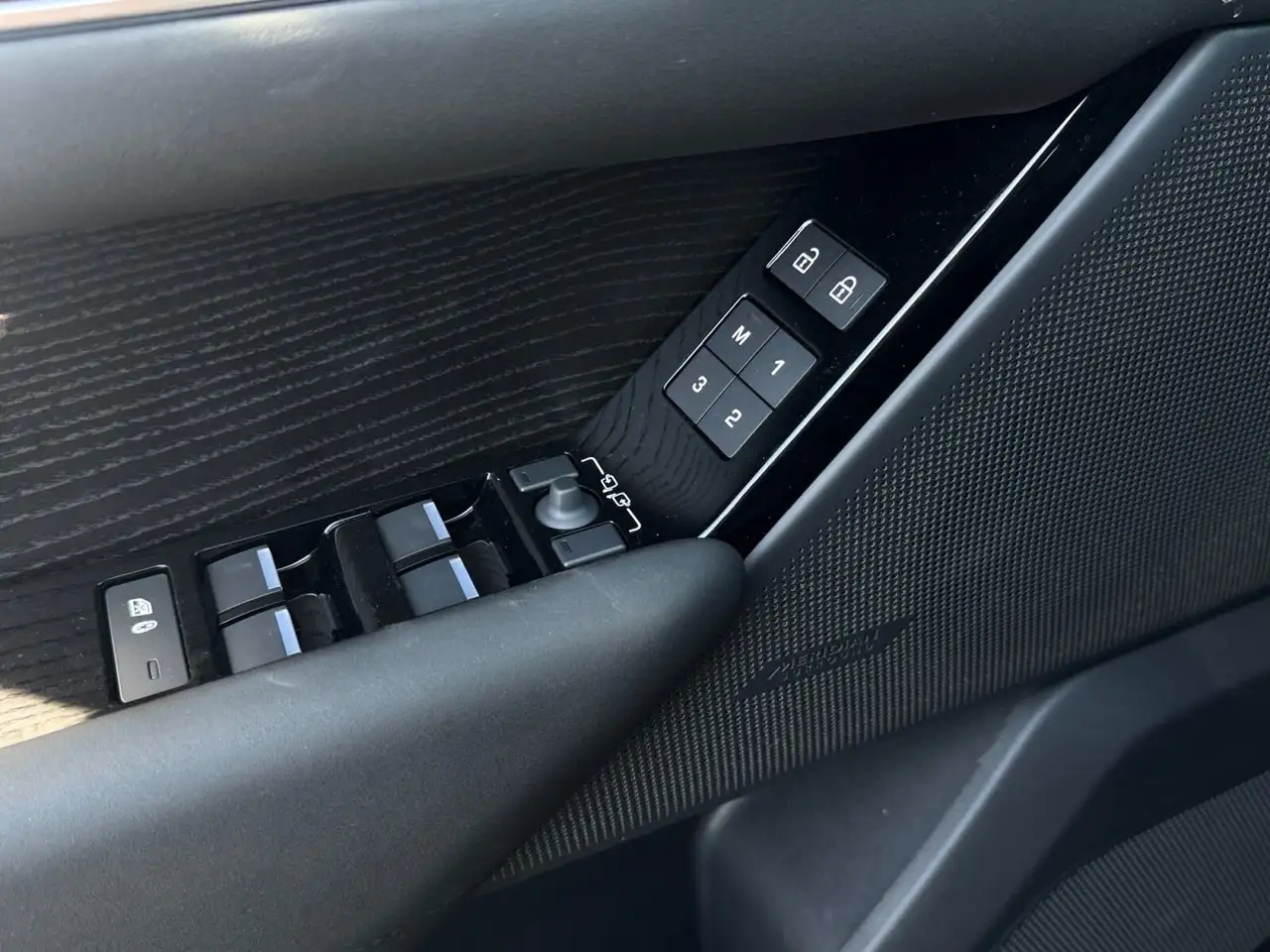 Land Rover Range Rover Velar снимка Land Rover Range Rover Velar