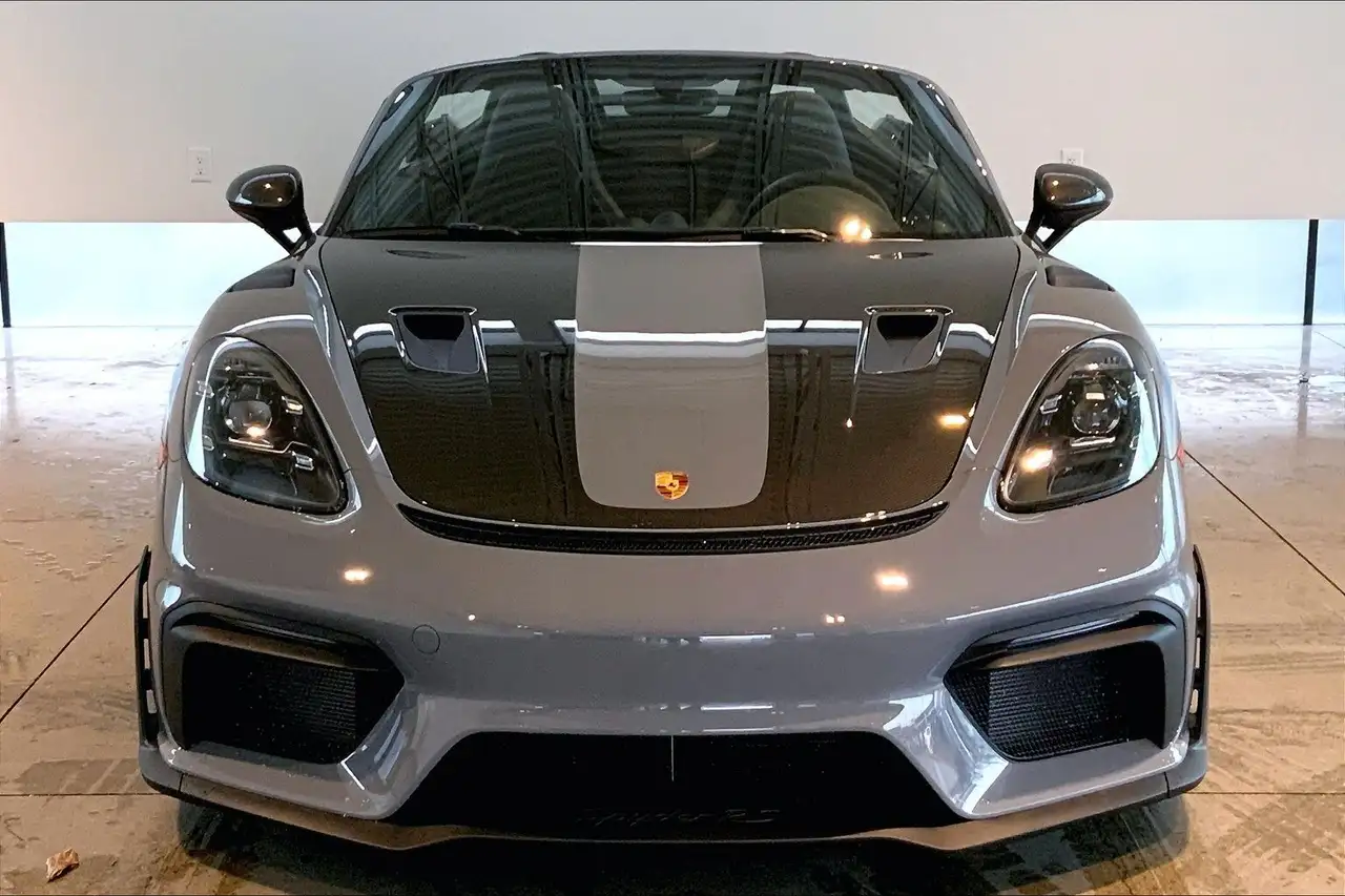 Porsche 718 Spyder снимка Porsche 718 Spyder
