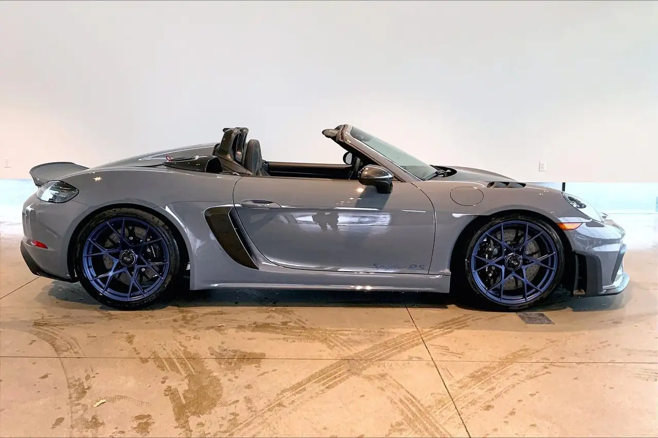 Porsche 718 Spyder снимка Porsche 718 Spyder