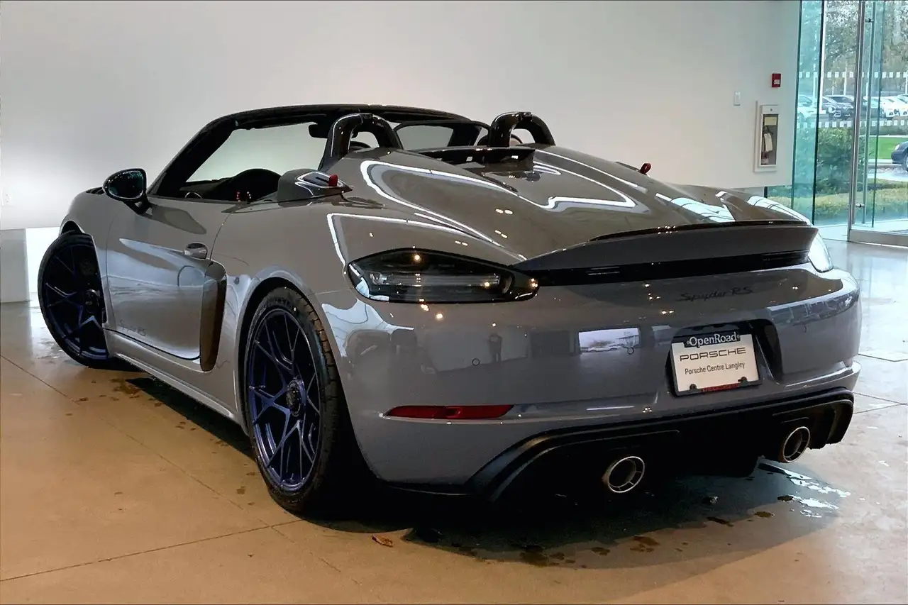Porsche 718 Spyder снимка Porsche 718 Spyder