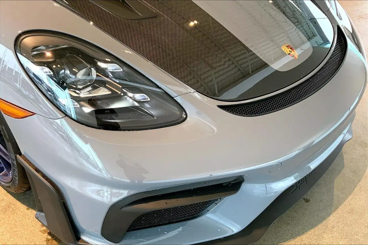 Porsche 718 Spyder снимка Porsche 718 Spyder
