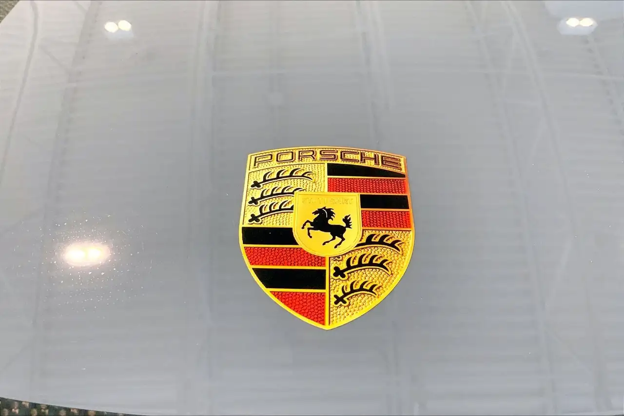 Porsche 718 Spyder снимка Porsche 718 Spyder