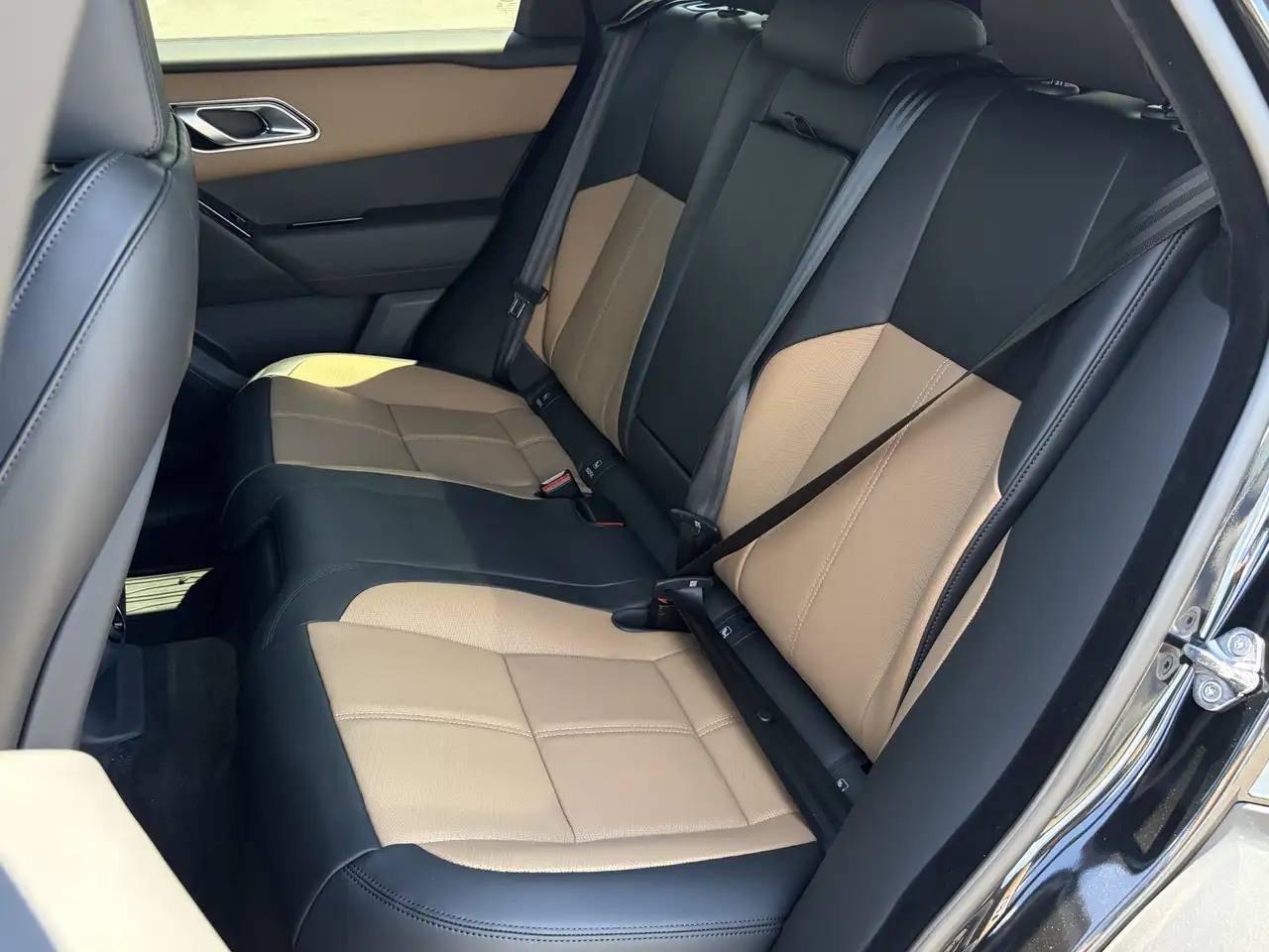 Land Rover Range Rover Velar снимка Land Rover Range Rover Velar