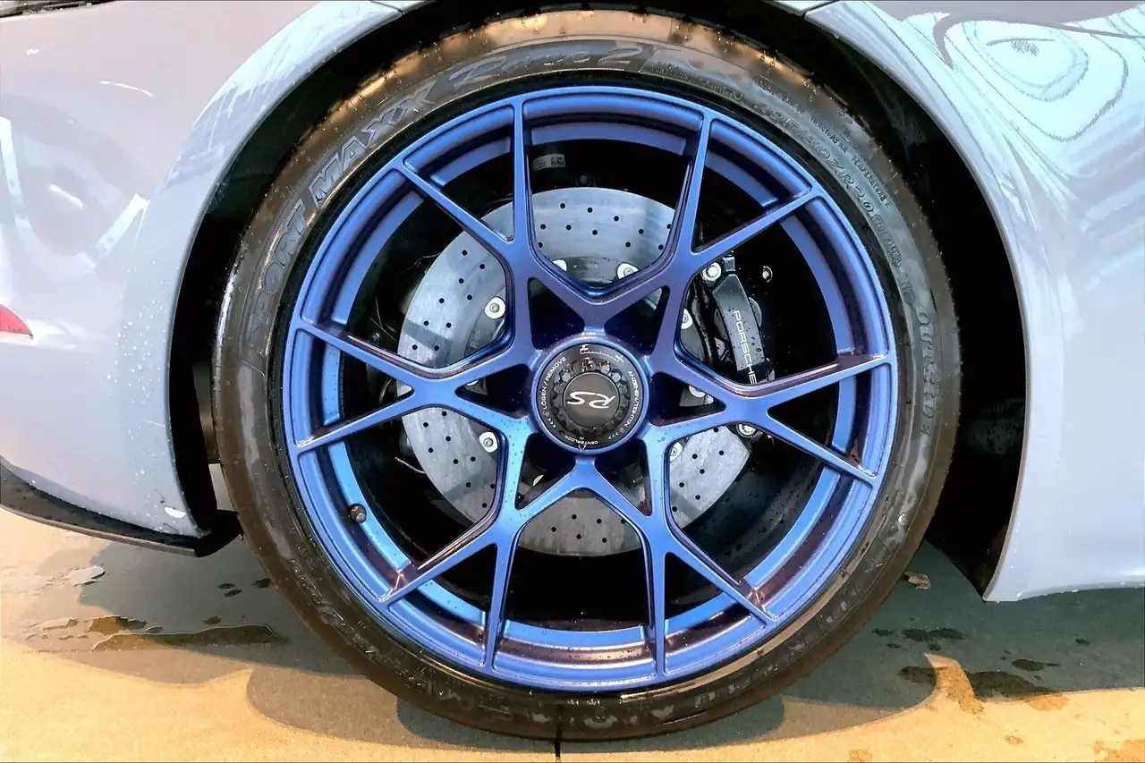 Porsche 718 Spyder снимка Porsche 718 Spyder