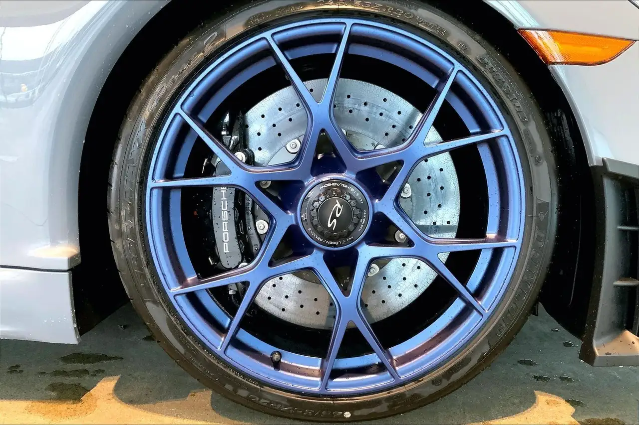 Porsche 718 Spyder снимка Porsche 718 Spyder