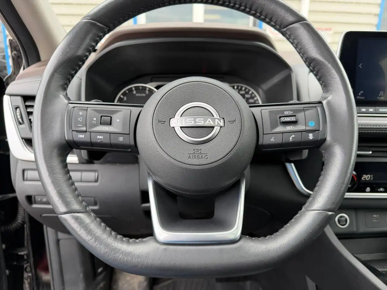 Nissan Rogue снимка Nissan Rogue