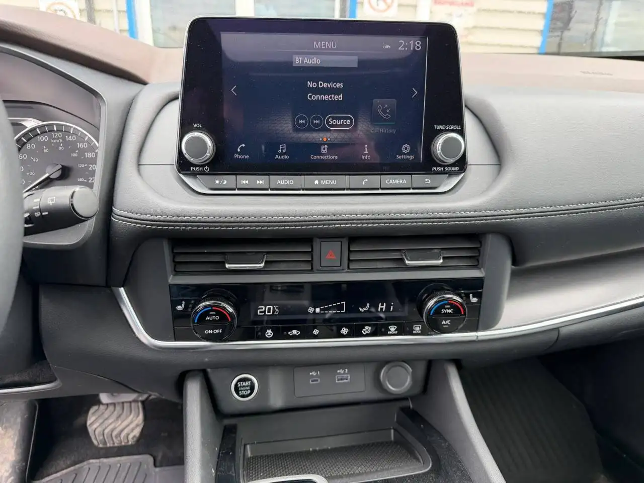 Nissan Rogue снимка Nissan Rogue