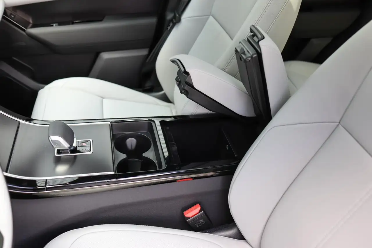Land Rover Range Rover Velar снимка Land Rover Range Rover Velar
