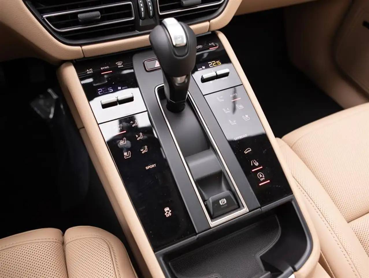 Porsche Macan снимка Porsche Macan