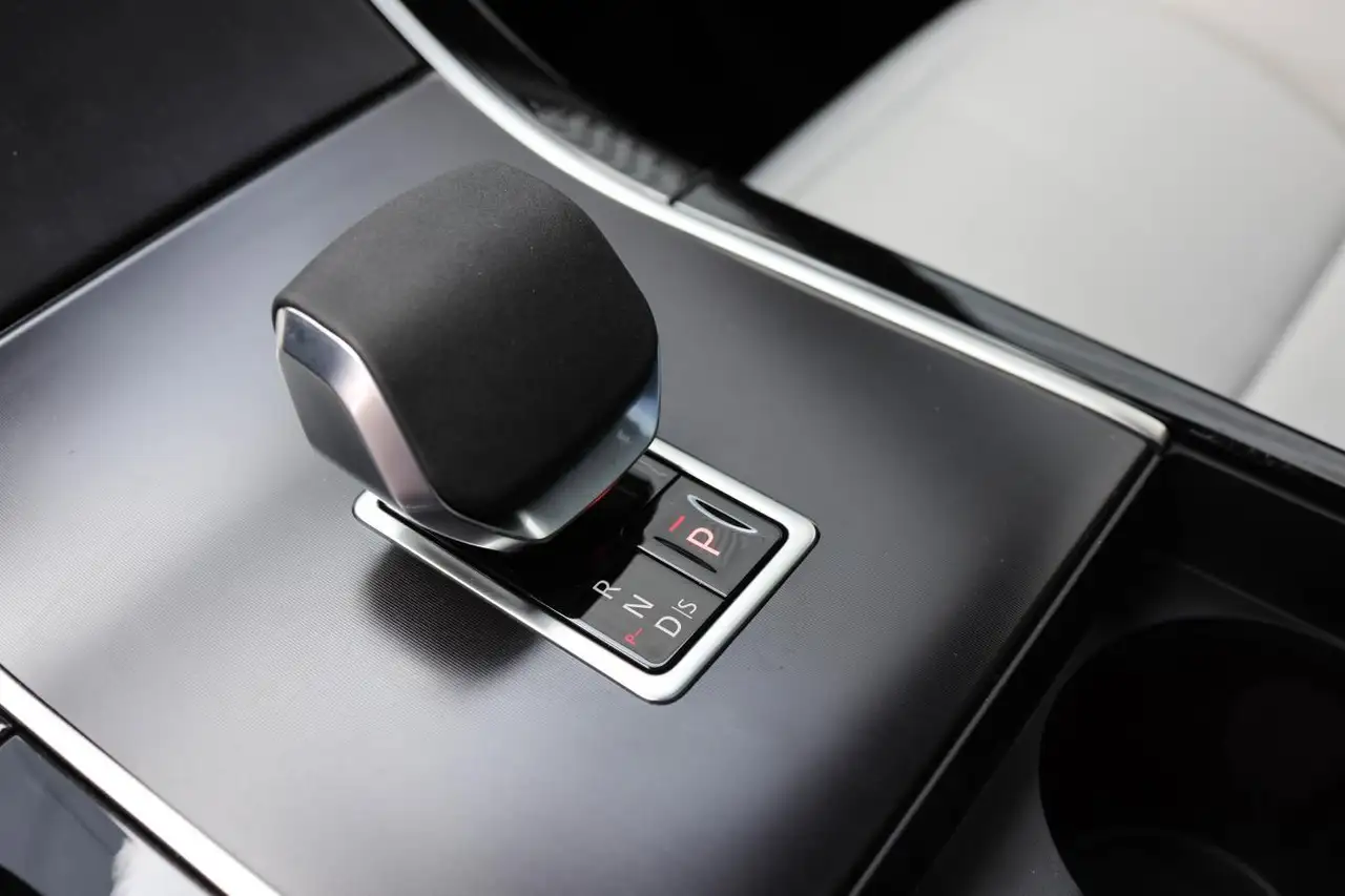 Land Rover Range Rover Velar снимка Land Rover Range Rover Velar