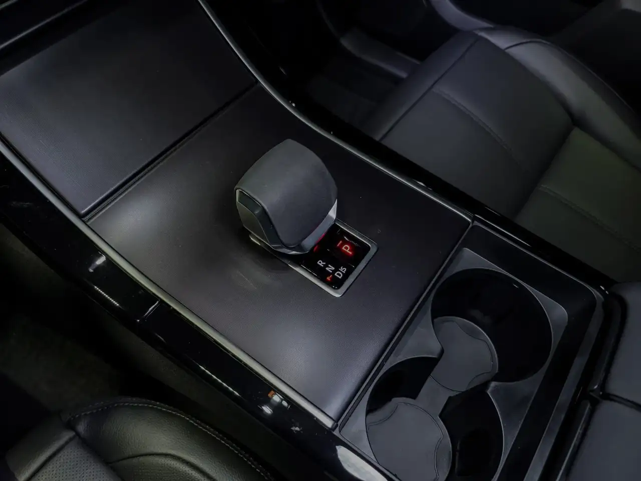Land Rover Range Rover Velar снимка Land Rover Range Rover Velar