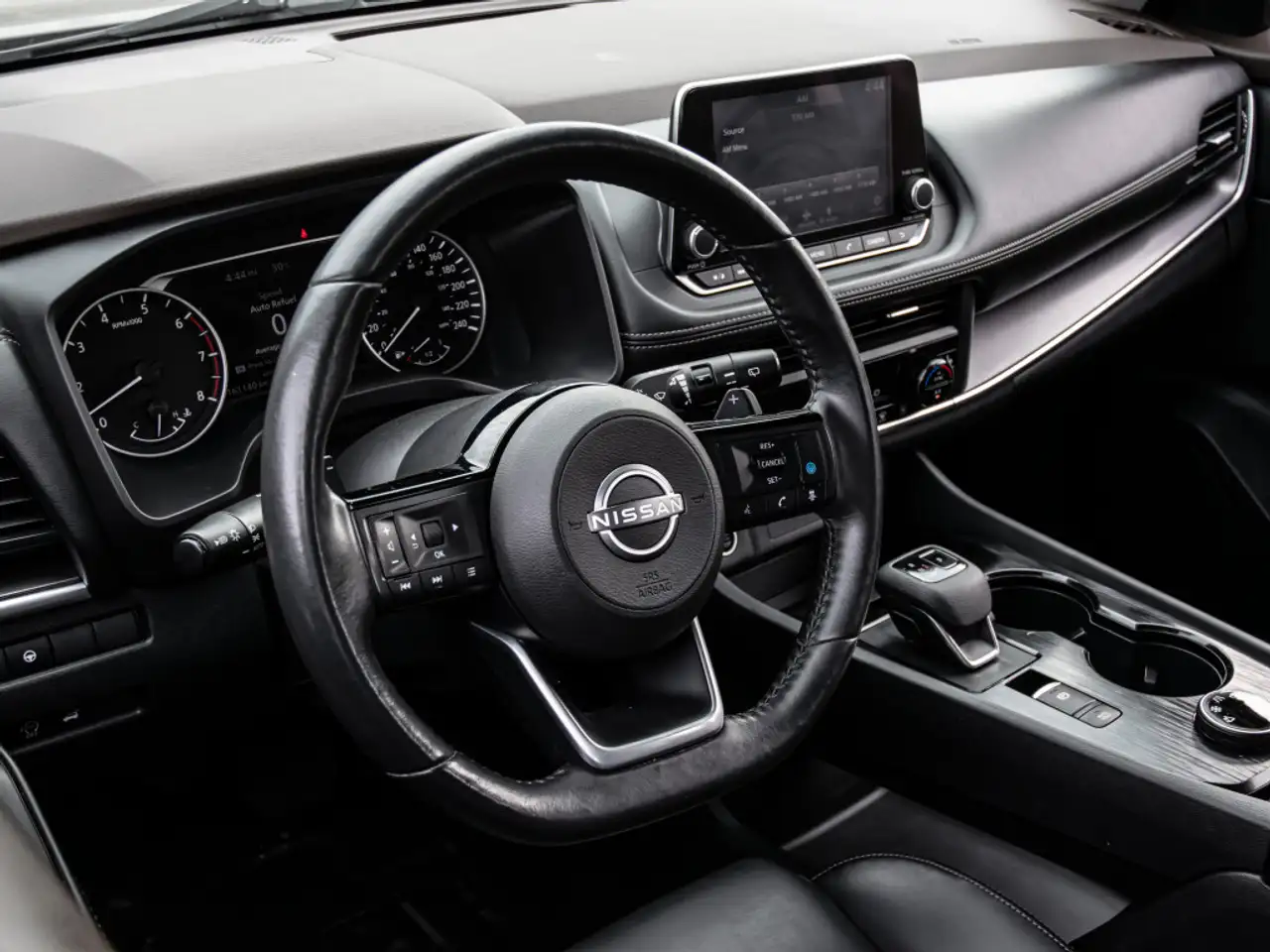 Nissan Rogue снимка Nissan Rogue