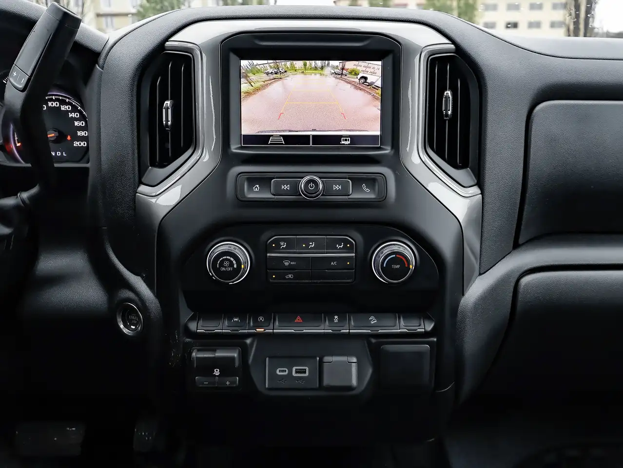 Chevrolet Silverado 1500 снимка Chevrolet Silverado 1500