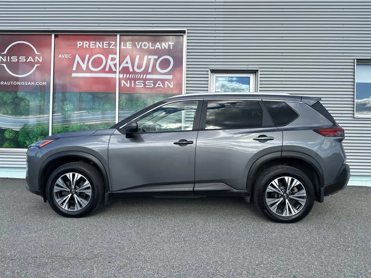 Nissan Rogue fotografie Nissan Rogue