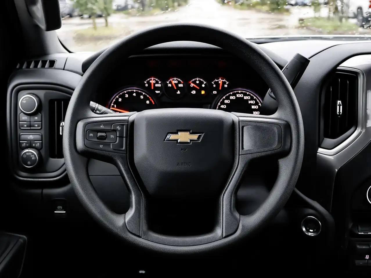 Chevrolet Silverado 1500 снимка Chevrolet Silverado 1500