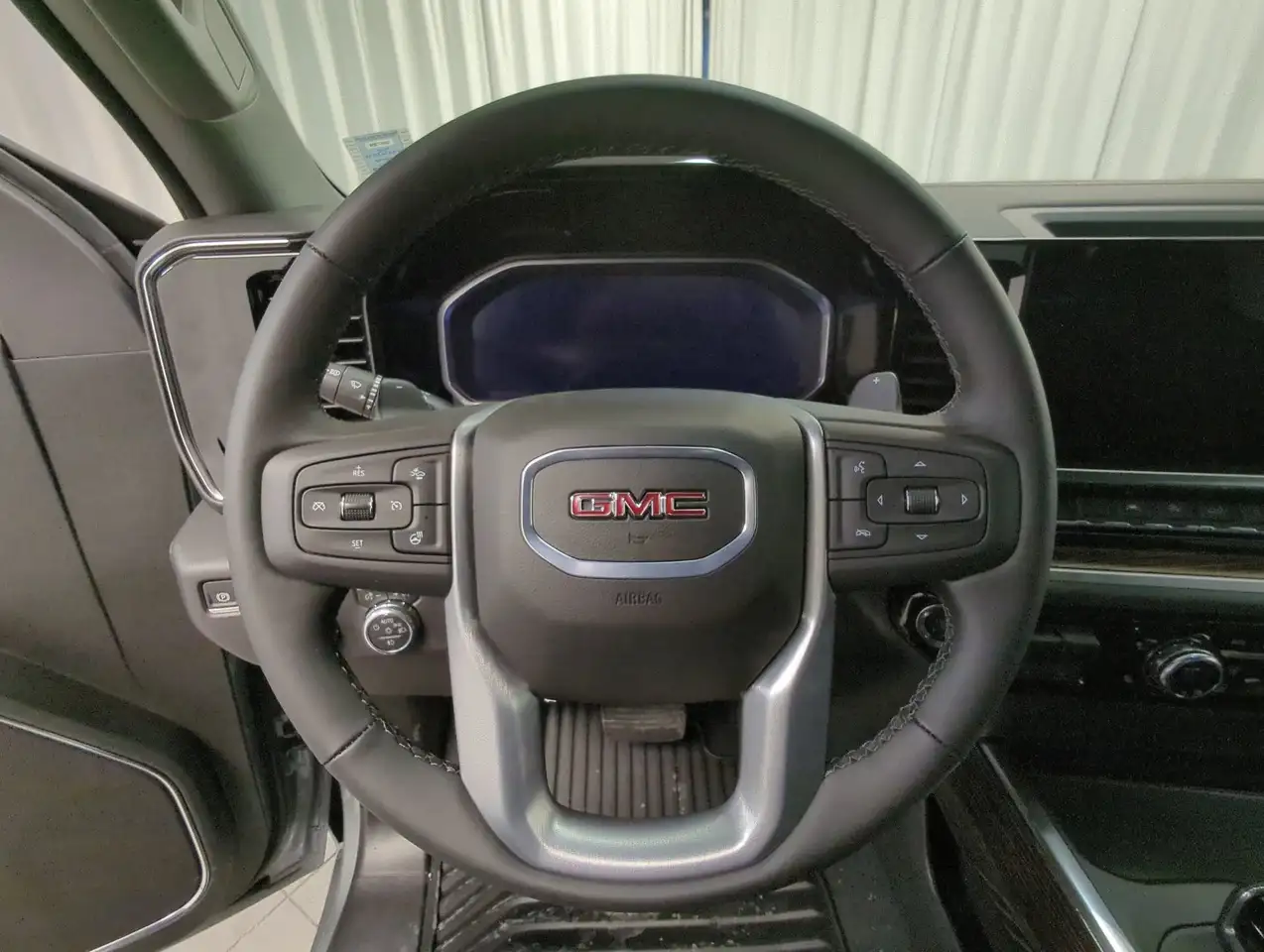 GMC Sierra 1500 снимка GMC Sierra 1500