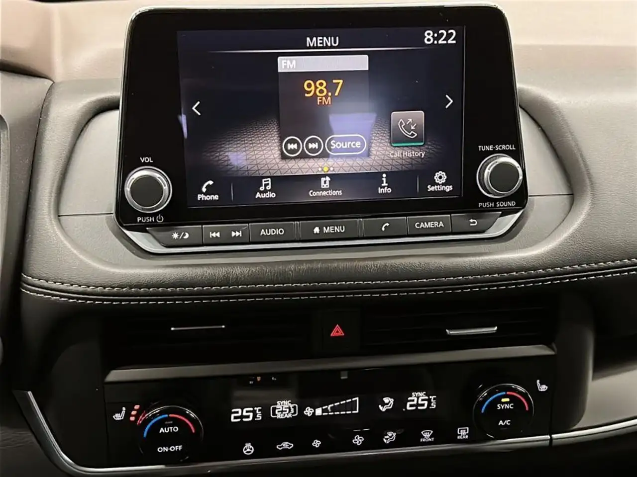 Nissan Rogue снимка Nissan Rogue