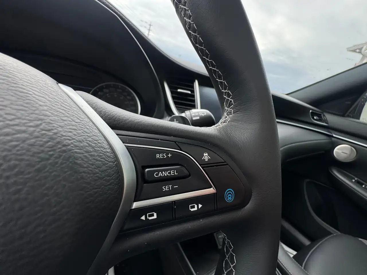Infiniti QX50 снимка Infiniti QX50