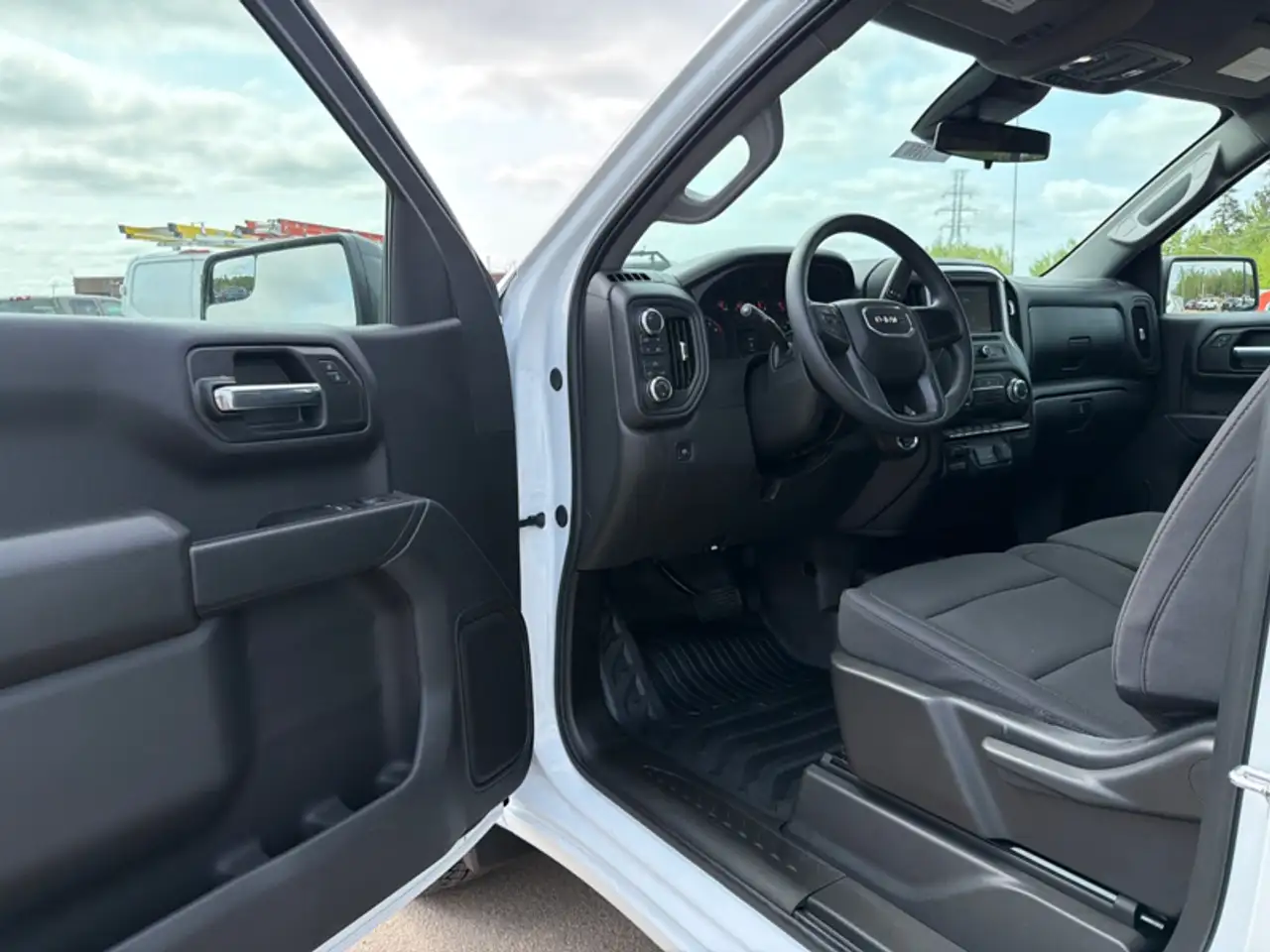 GMC Sierra 1500 photo GMC Sierra 1500