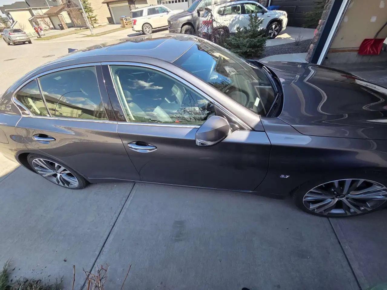 Infiniti Q50 снимка Infiniti Q50
