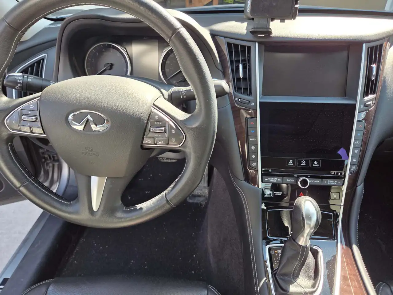Infiniti Q50 снимка Infiniti Q50