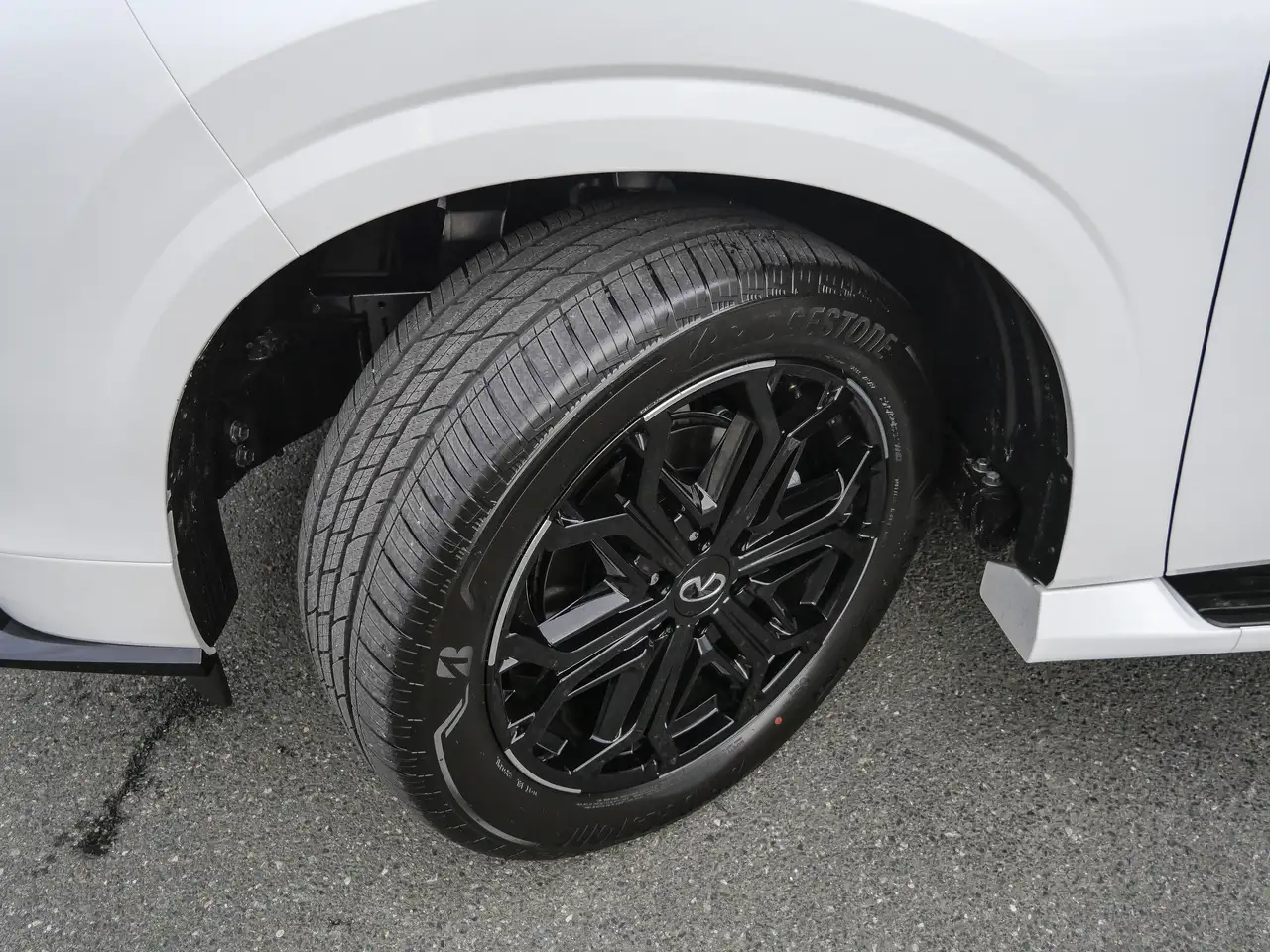 Infiniti QX80 снимка Infiniti QX80