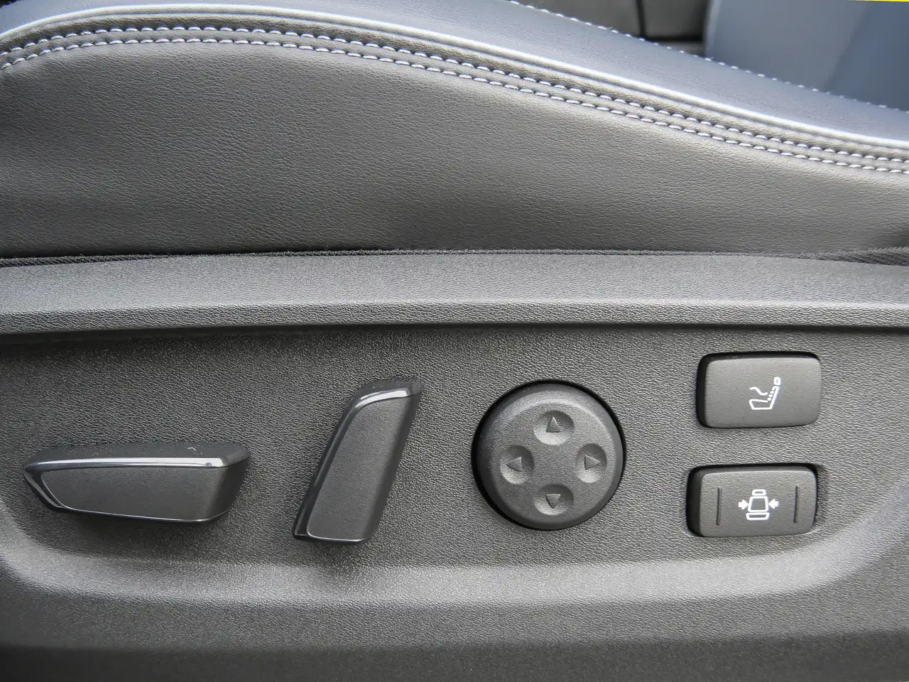 Infiniti QX80 снимка Infiniti QX80