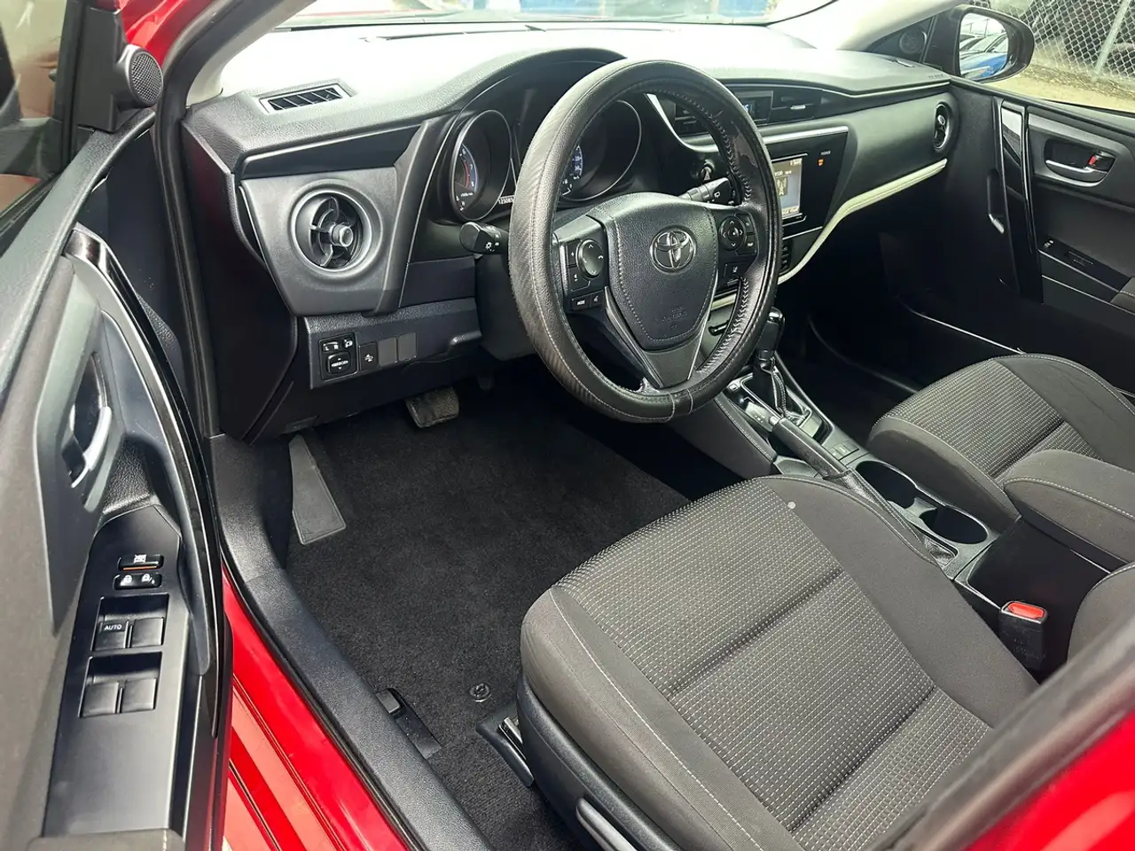 Toyota Corolla снимка Toyota Corolla