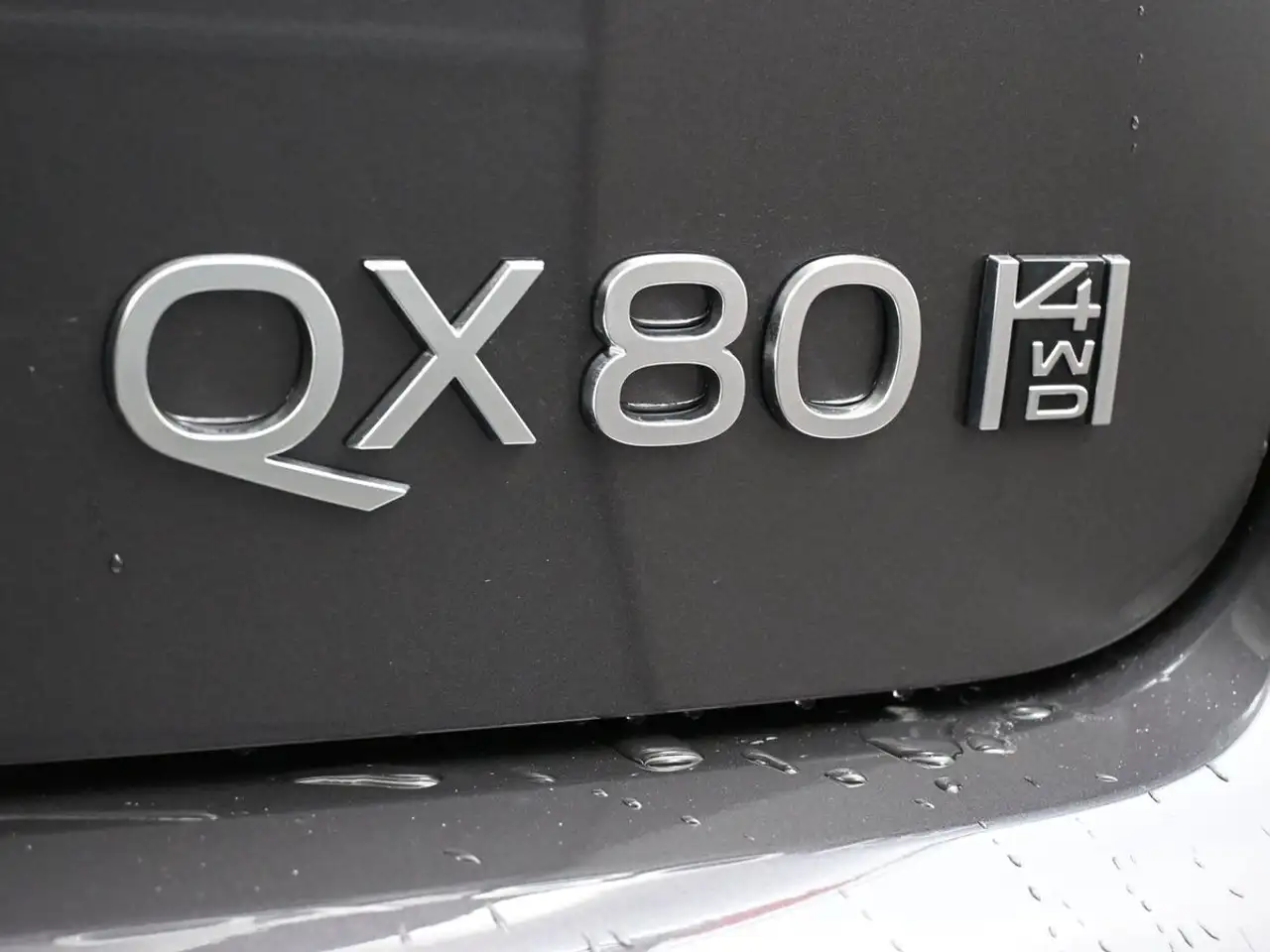 Infiniti QX80 fotografie Infiniti QX80