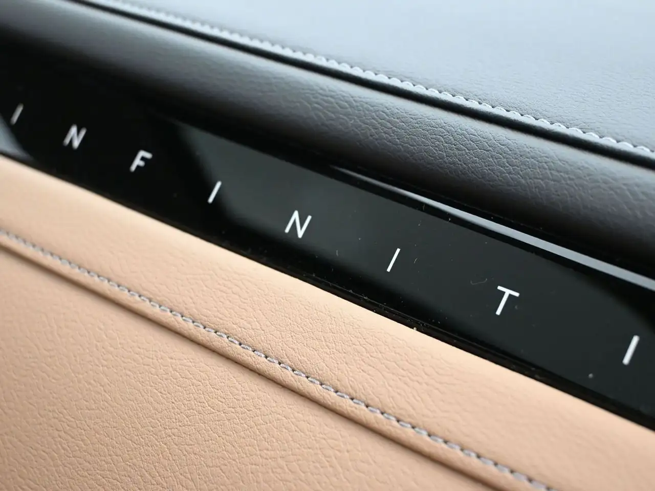 Infiniti QX80 fotografie Infiniti QX80